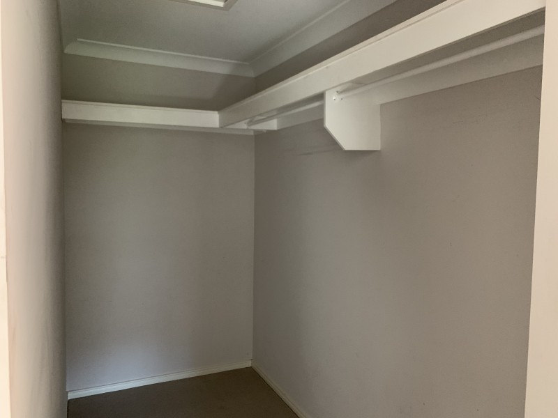 9 Barradeen Circuit, Pacific Pines QLD 4211