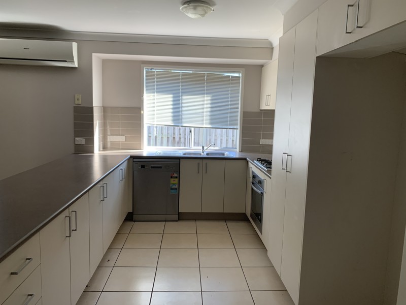 9 Barradeen Circuit, Pacific Pines QLD 4211