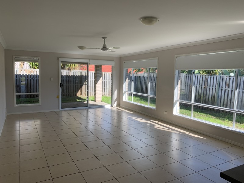 9 Barradeen Circuit, Pacific Pines QLD 4211