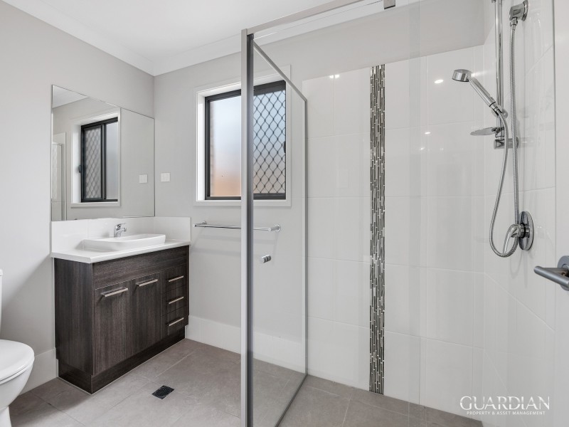 2/1 Vivienne Way, Marsden QLD 4132