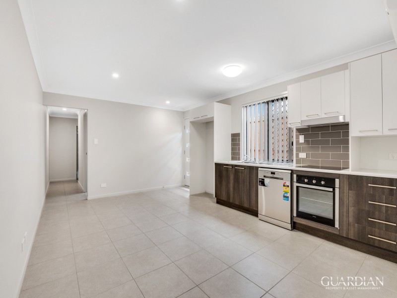 2/1 Vivienne Way, Marsden QLD 4132