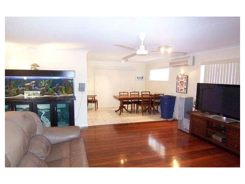 83 Long Street, Camp Hill QLD 4152