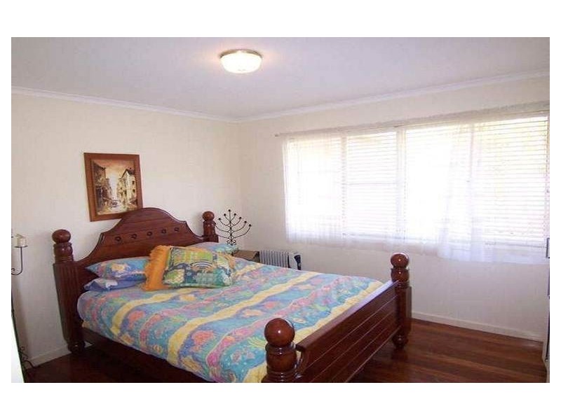 83 Long Street, Camp Hill QLD 4152