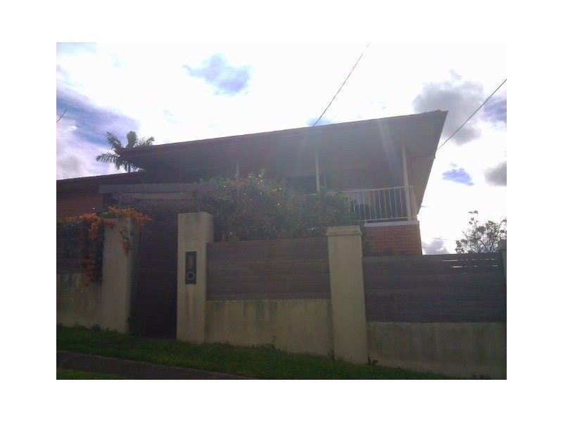 83 Long Street, Camp Hill QLD 4152