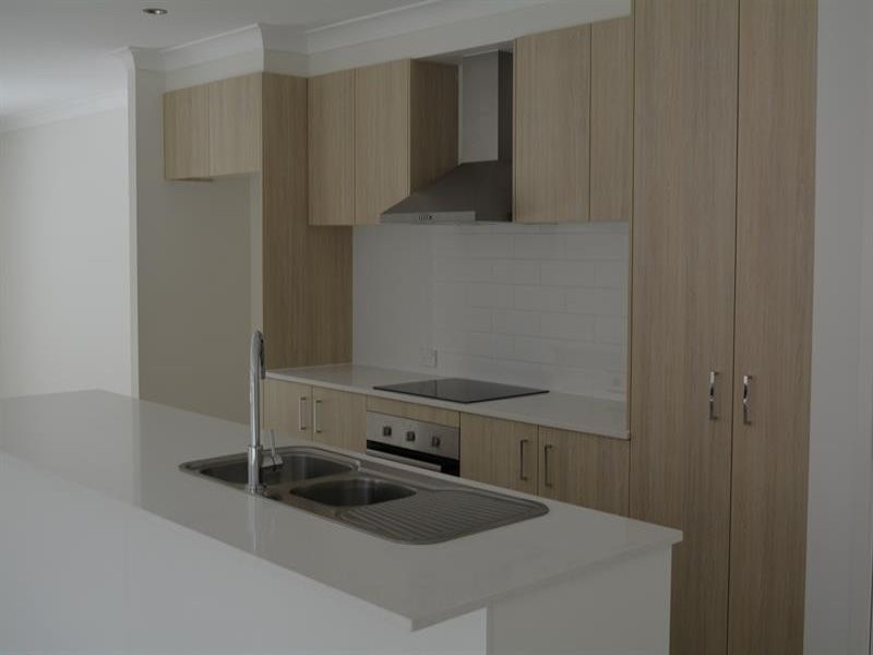 2A Tian Crescent, Upper Coomera QLD 4209