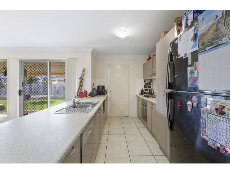 12 Adam Street, Beachmere QLD 4510