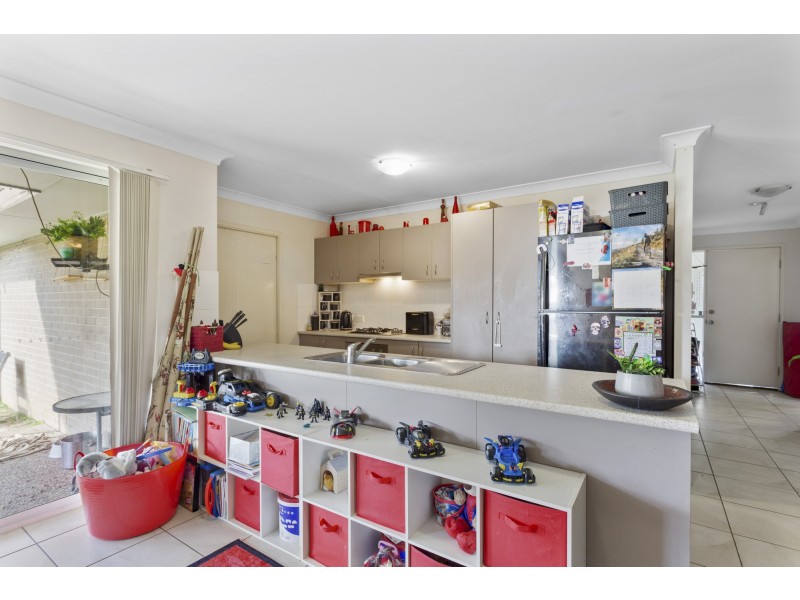 12 Adam Street, Beachmere QLD 4510