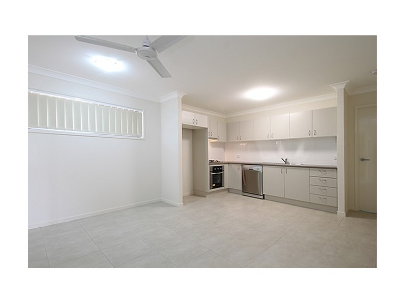 2/21 Toby Close, Kallangur QLD 4503