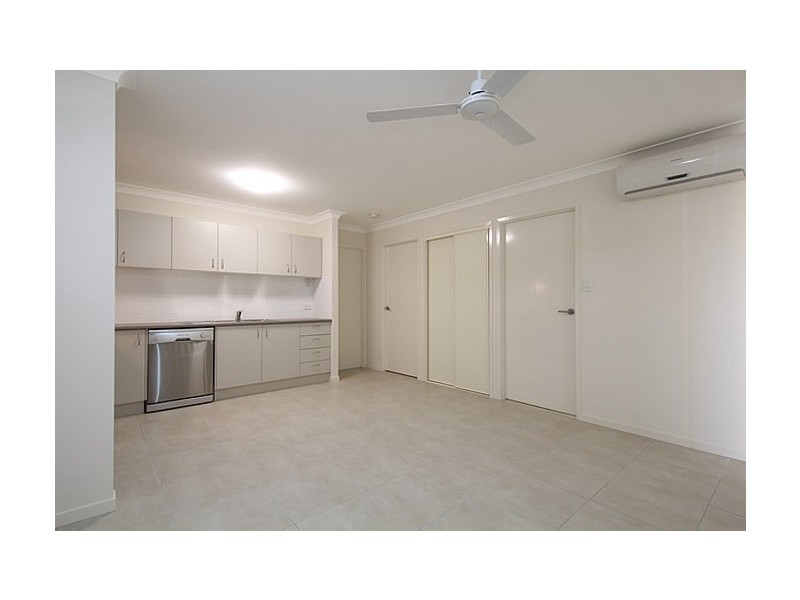 2/21 Toby Close, Kallangur QLD 4503