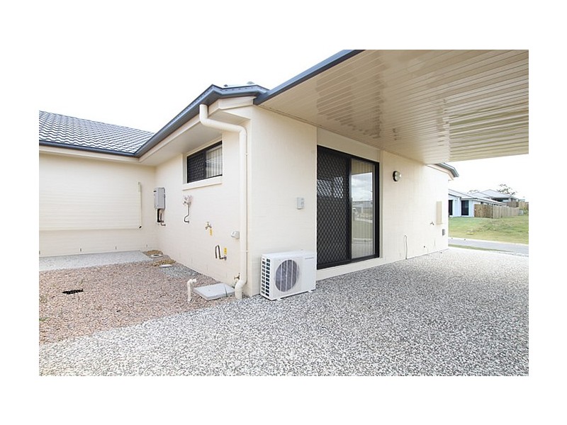 2/21 Toby Close, Kallangur QLD 4503