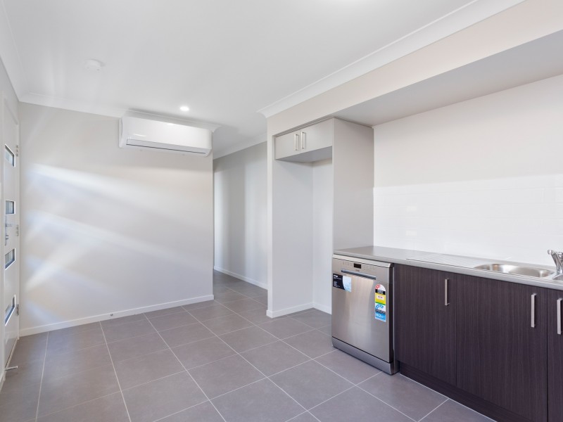 2/33 Weyba Street, Morayfield QLD 4506