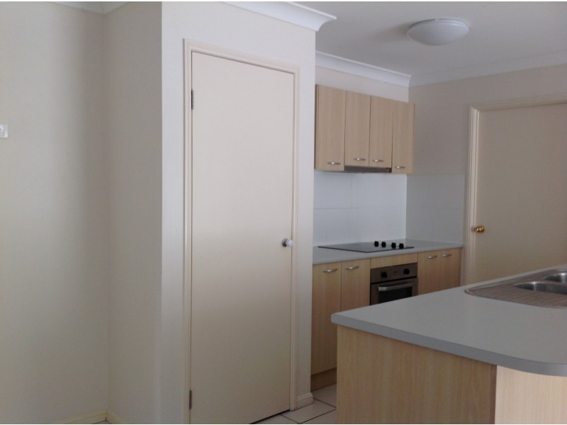 10 Inman Court, Pacific Pines QLD 4211