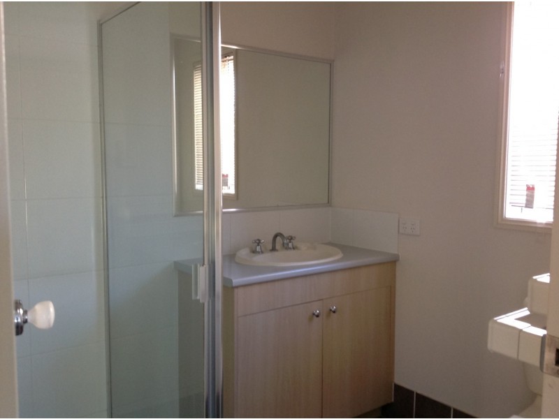 10 Inman Court, Pacific Pines QLD 4211