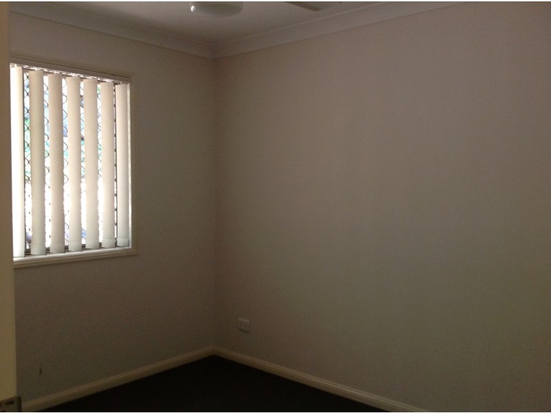 10 Inman Court, Pacific Pines QLD 4211