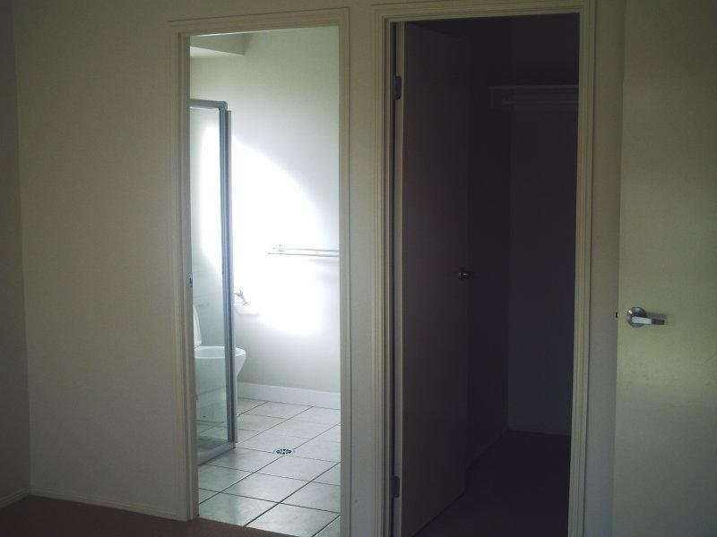 33 Julie Street, Crestmead QLD 4132