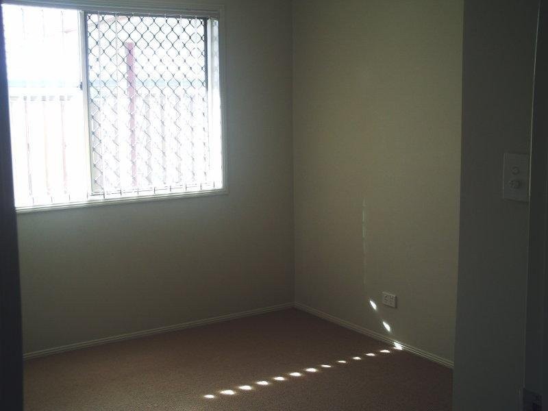 33 Julie Street, Crestmead QLD 4132