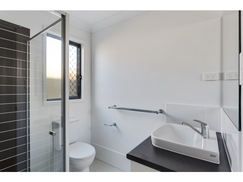 2/5 Neale Road, Morayfield QLD 4506