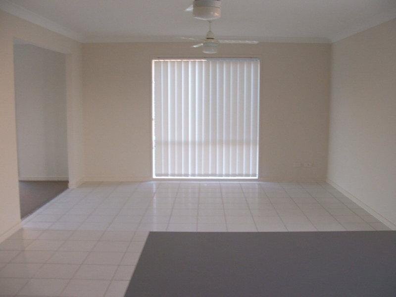 39 Gerard Street Street, Pacific Pines QLD 4211