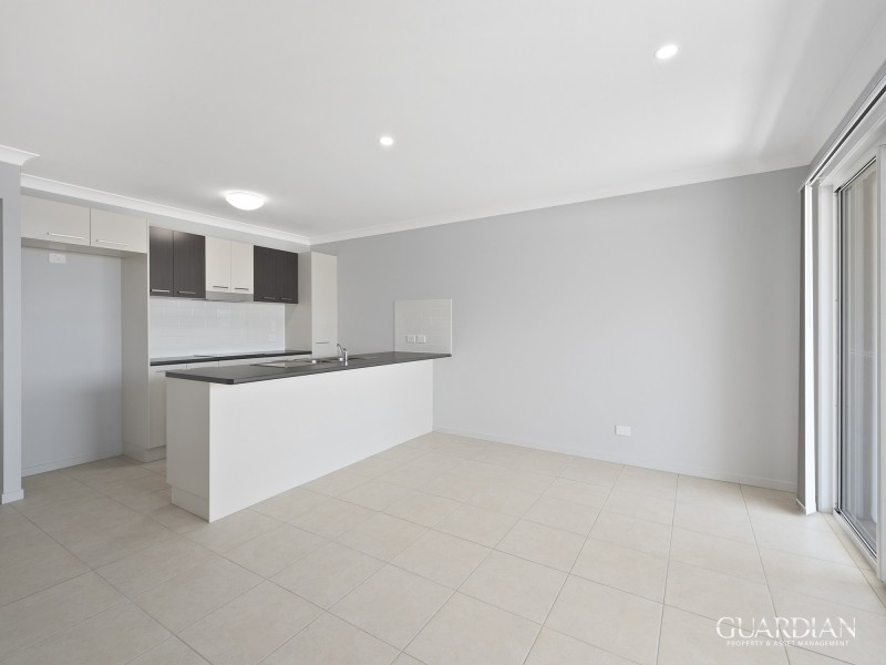 2/15 Pemswood Court, Deebing Heights QLD 4306