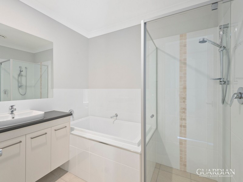 2/15 Pemswood Court, Deebing Heights QLD 4306