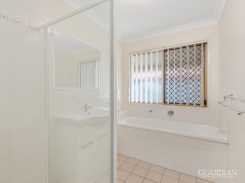 1 Schafer Court, Edens Landing QLD 4207