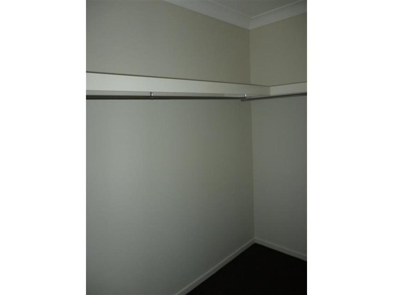 7 Lucy Court, Augustine Heights QLD 4300