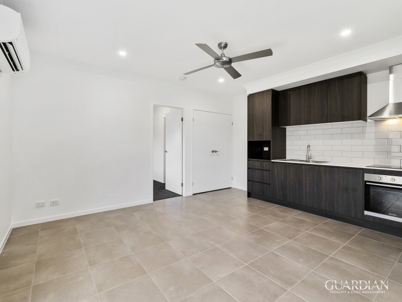 2/39 Short Street, Loganlea QLD 4131