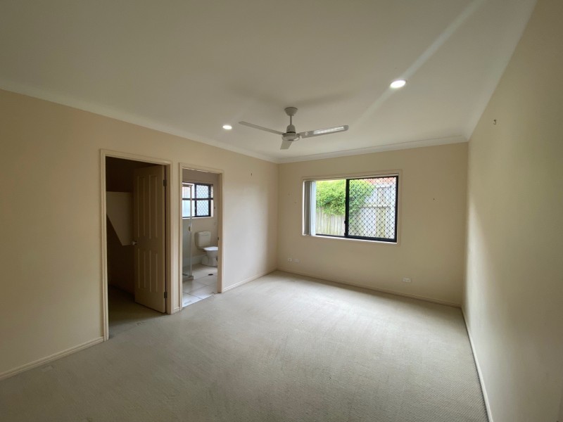 2 Varuna Court, Rothwell QLD 4022