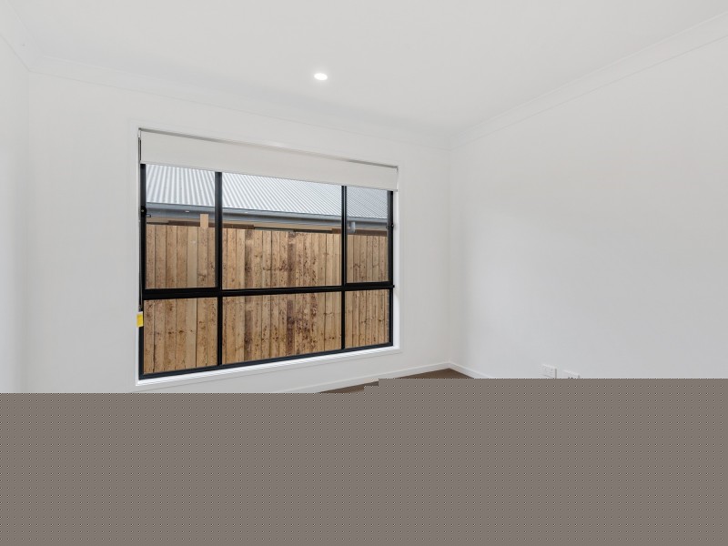 7 Henderson Street, Redbank QLD 4301