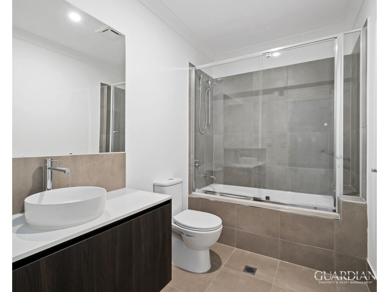 12A Creek Place, Park Ridge QLD 4125