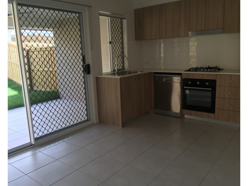 2/36 Oxenham Circuit, Augustine Heights QLD 4300