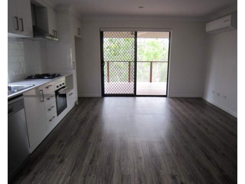 2/21 Romulus Circuit, Augustine Heights QLD 4300