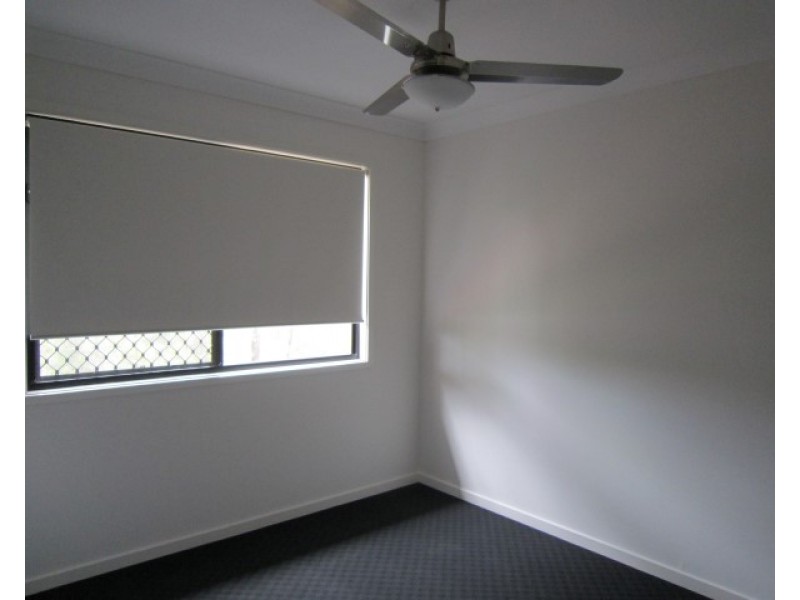 2/21 Romulus Circuit, Augustine Heights QLD 4300