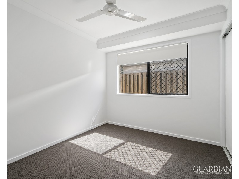 39B Creek Place, Park Ridge QLD 4125