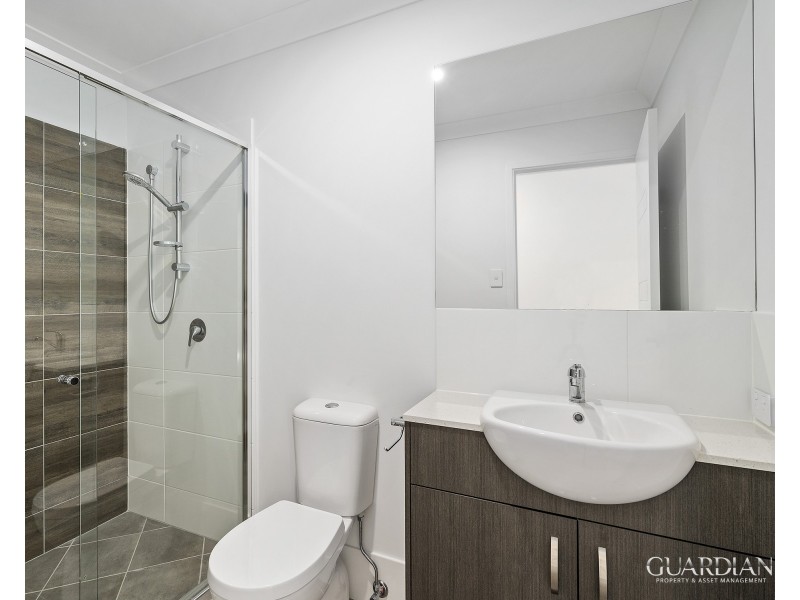 39B Creek Place, Park Ridge QLD 4125