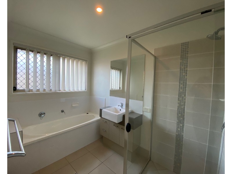 1/14 Montree Circuit, Kallangur QLD 4503