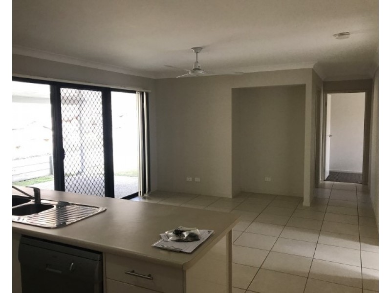 3 Barradeen Circuit, Pacific Pines QLD 4211