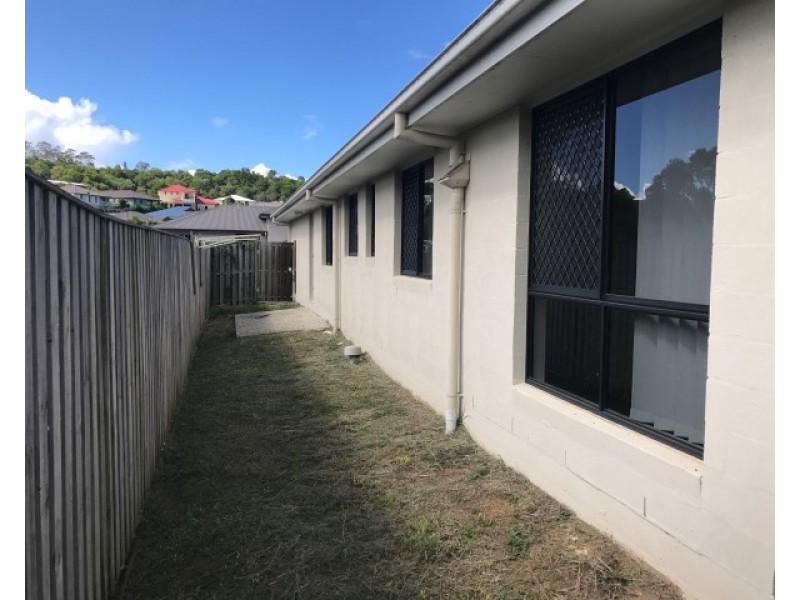 3 Barradeen Circuit, Pacific Pines QLD 4211