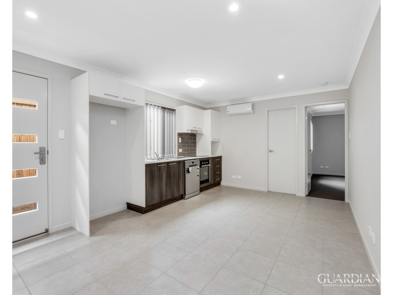 2/1 Vivienne Way, Marsden QLD 4132