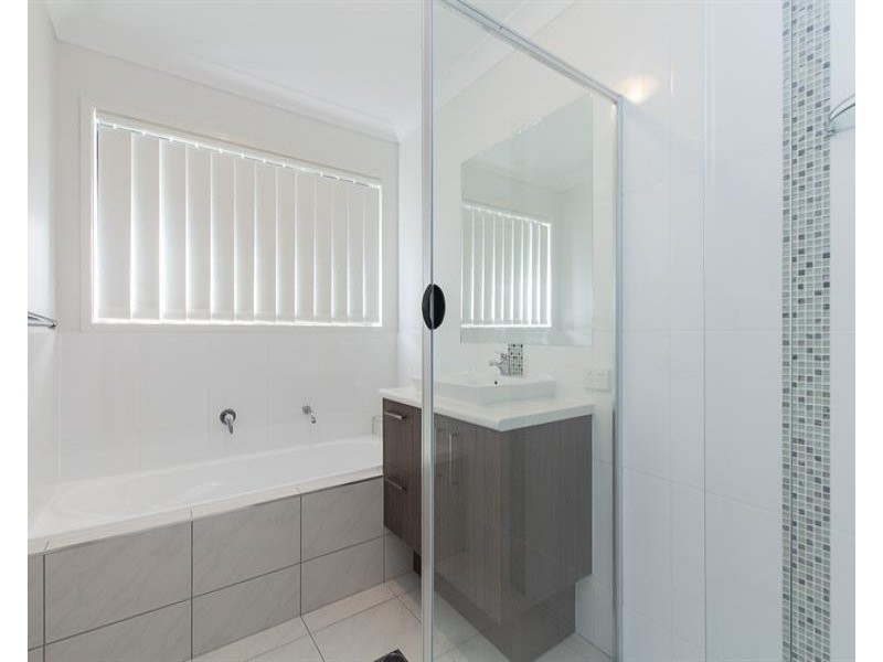 26 Larwill Avenue, Northgate QLD 4013