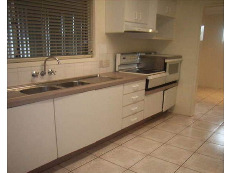 83 Long Street, Camp Hill QLD 4152