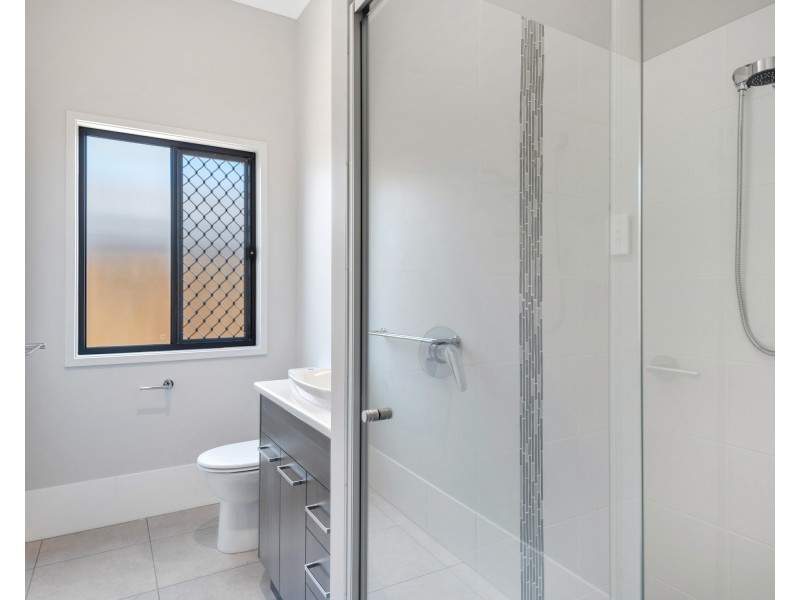 2/45 Pinelands Street, Loganlea QLD 4131