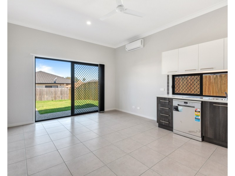 2/45 Pinelands Street, Loganlea QLD 4131