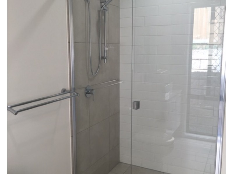 2/5 Kearney Street, Augustine Heights QLD 4300