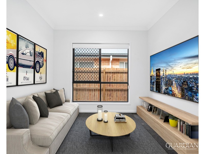 8 Birchwood Street, Park Ridge QLD 4125