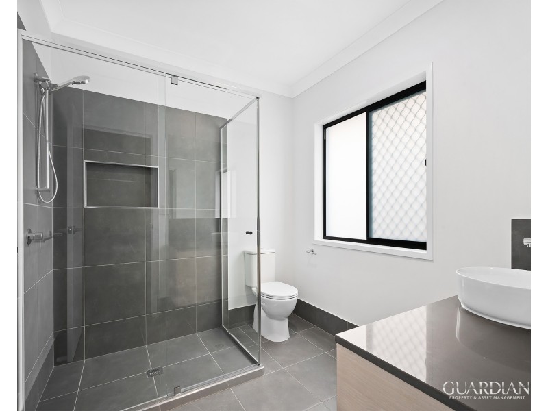 8 Birchwood Street, Park Ridge QLD 4125