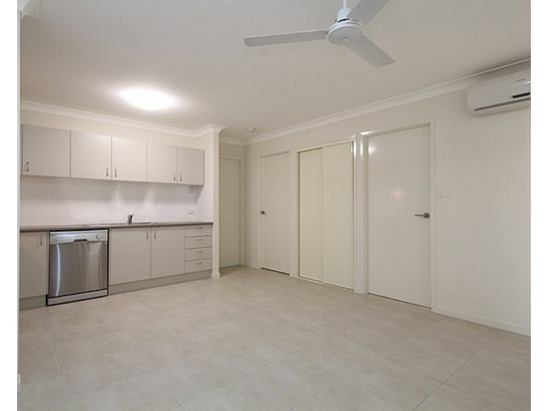 2/21 Toby Close, Kallangur QLD 4503