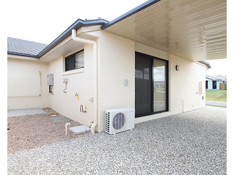 2/21 Toby Close, Kallangur QLD 4503