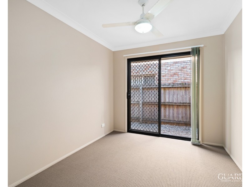 8 Araluen Street, Carindale QLD 4152