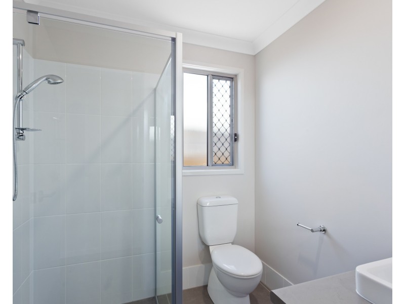 2/33 Weyba Street, Morayfield QLD 4506